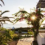 Daire Glaros Luxury Studio On The Beach *