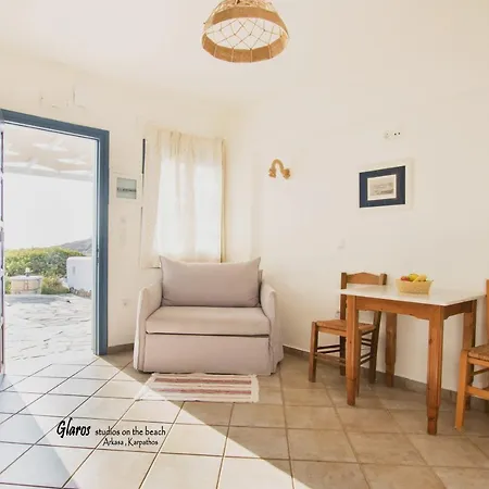 Glaros Luxury Studio On The Beach 아파트