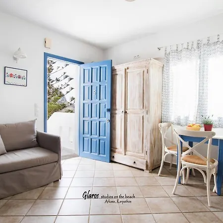 Glaros Luxury Studio On The Beach 아파트 *