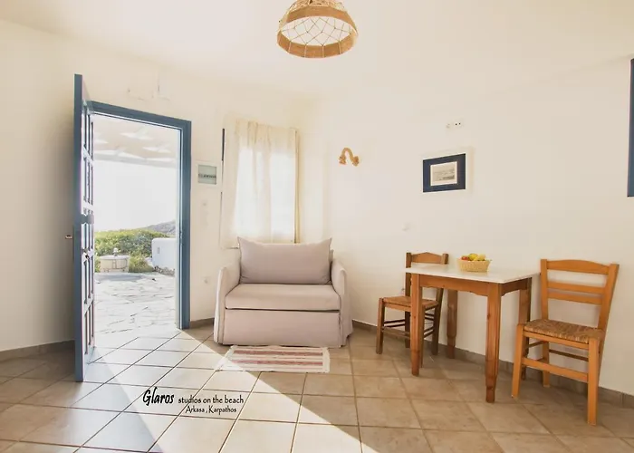 Glaros Luxury Studio On The Beach شقة