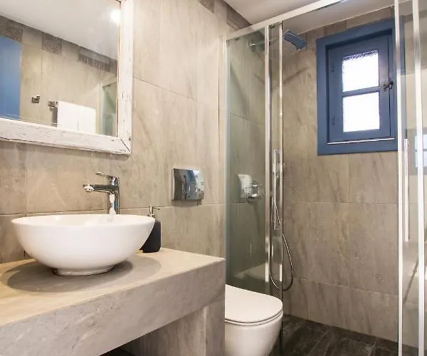 Glaros Luxury Studio On The Beach شقة *